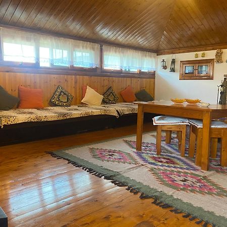 Raisa Guesthouse 12 培拉特 外观 照片