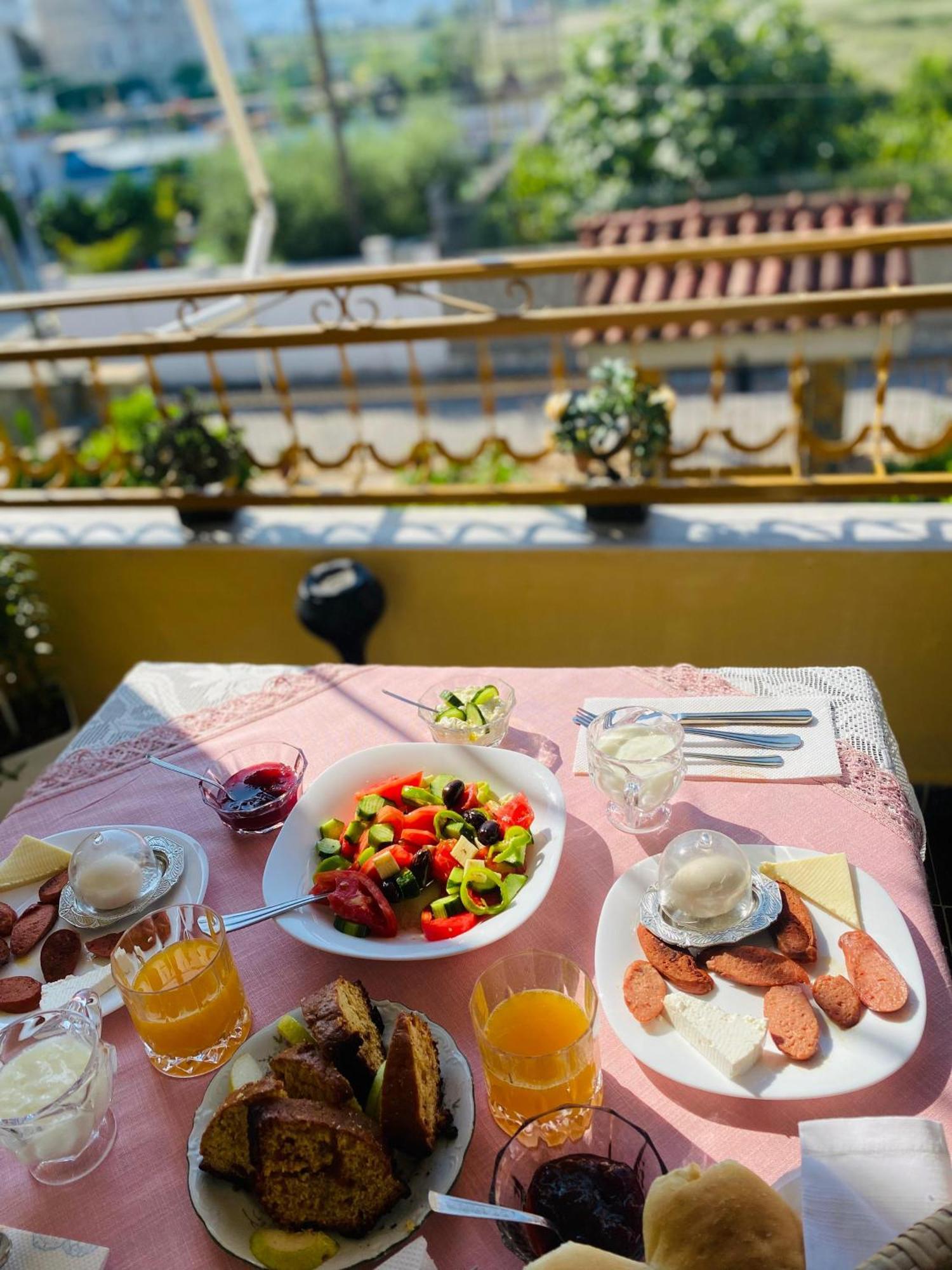 Raisa Guesthouse 12 培拉特 外观 照片