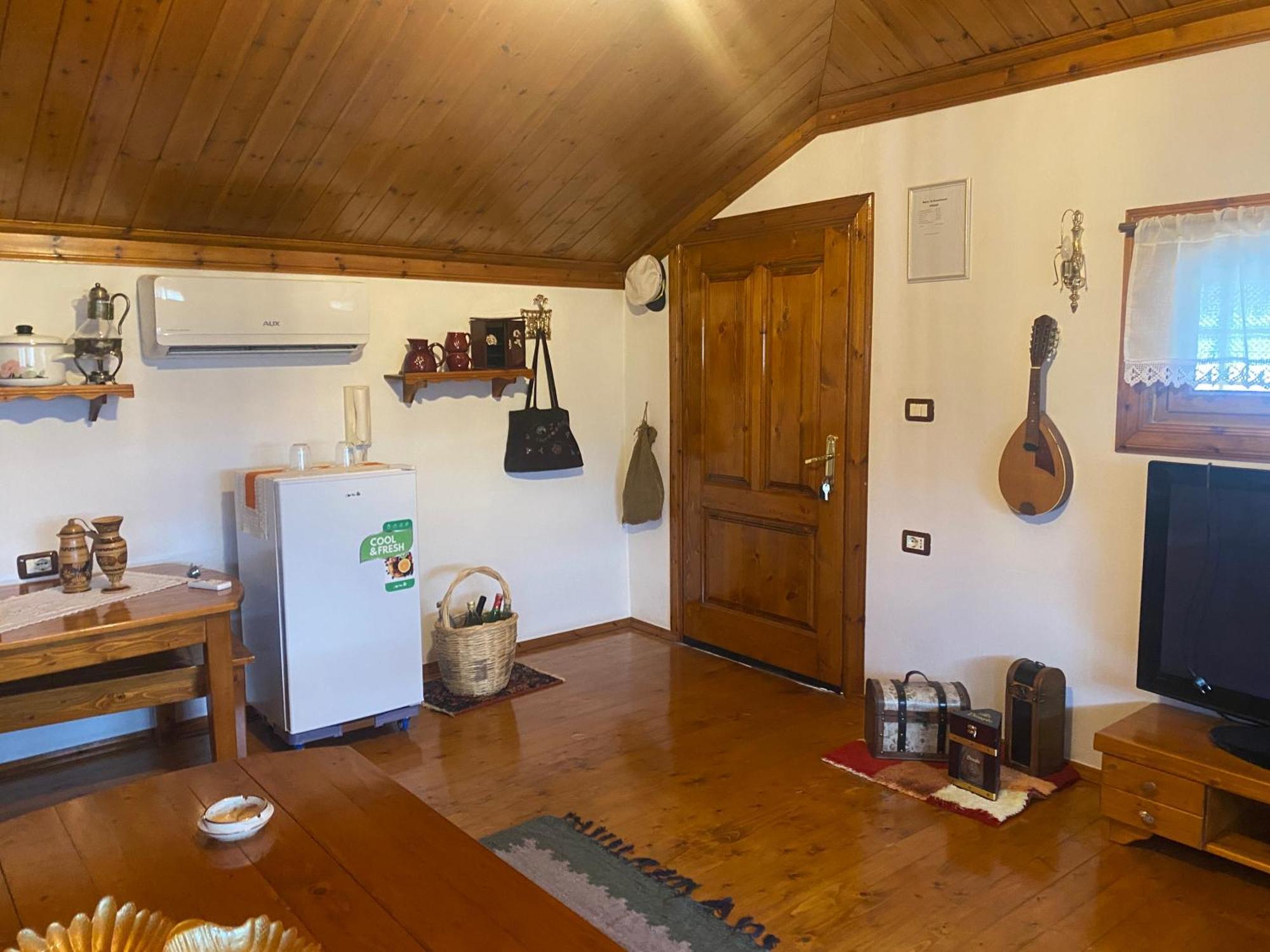 Raisa Guesthouse 12 培拉特 外观 照片