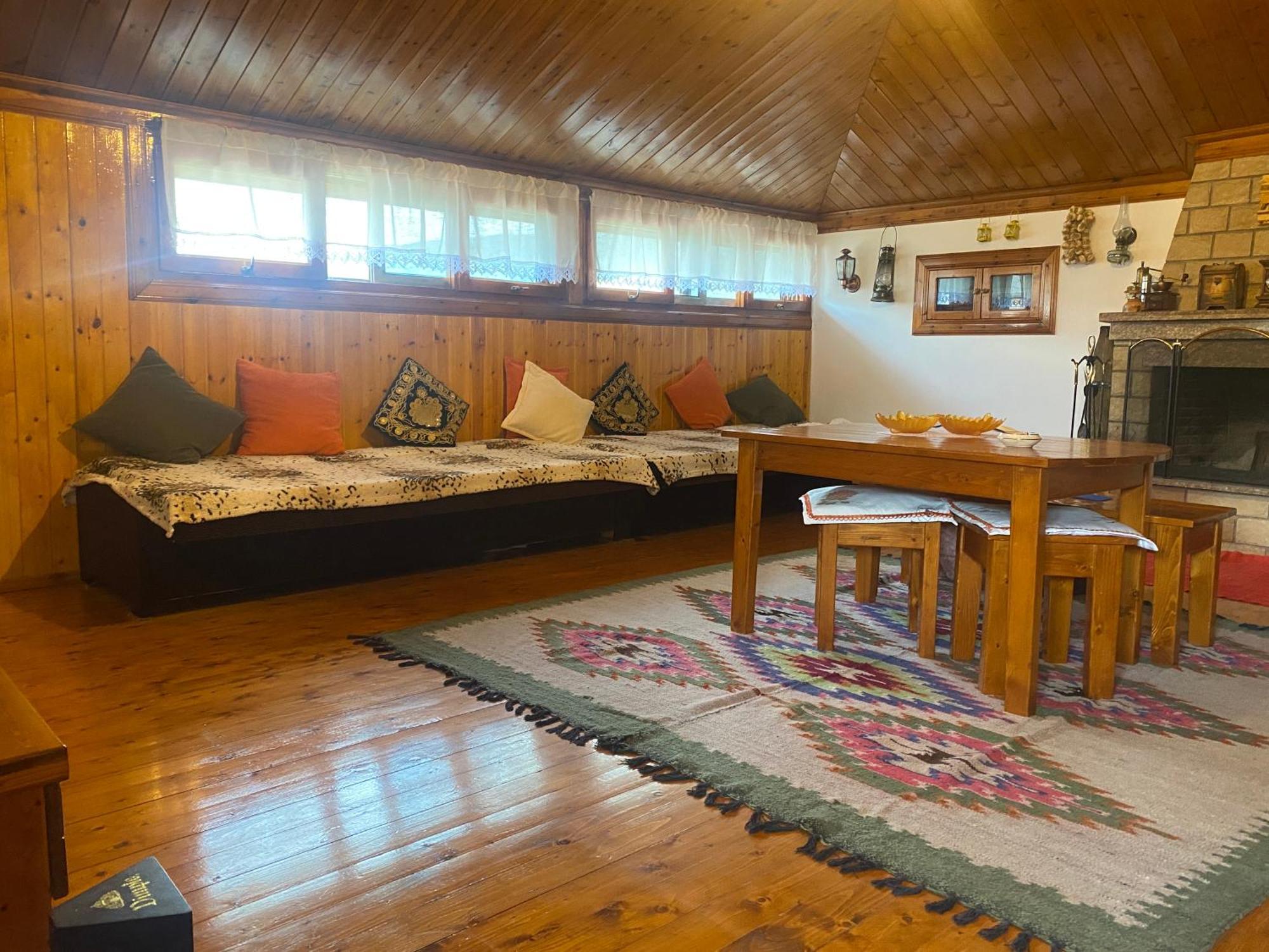 Raisa Guesthouse 12 培拉特 外观 照片